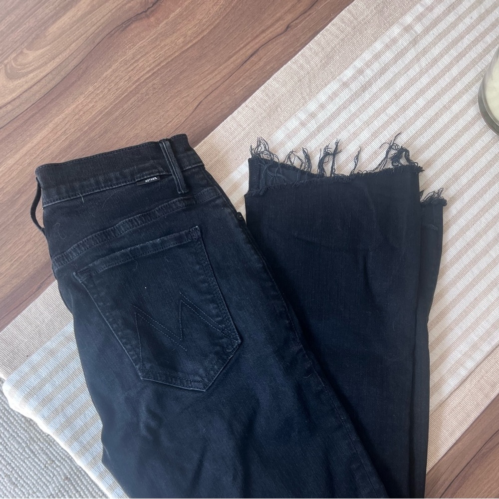 MOTHER Black Insider Crop Two Step Frayed-Hem Jeans